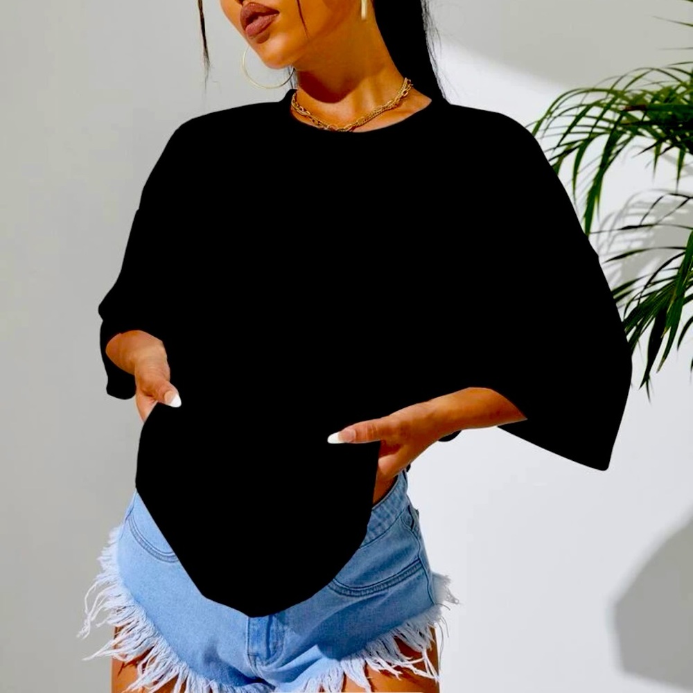 NWOT super cute oversized black t-shirt 🖤